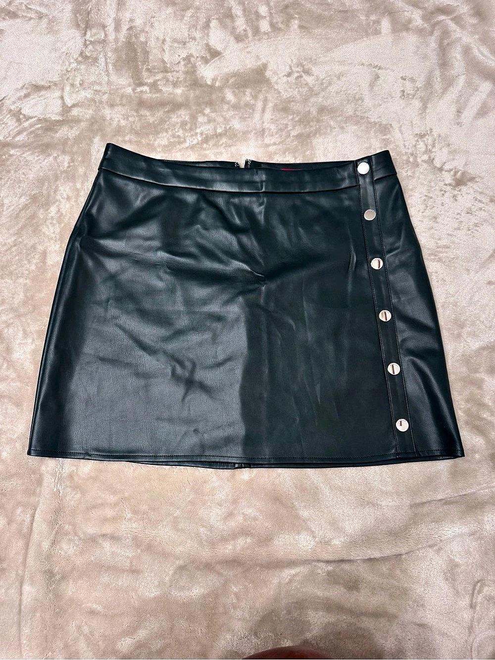 GUESS Black Button-Front Mini Skirt Size XL Like New